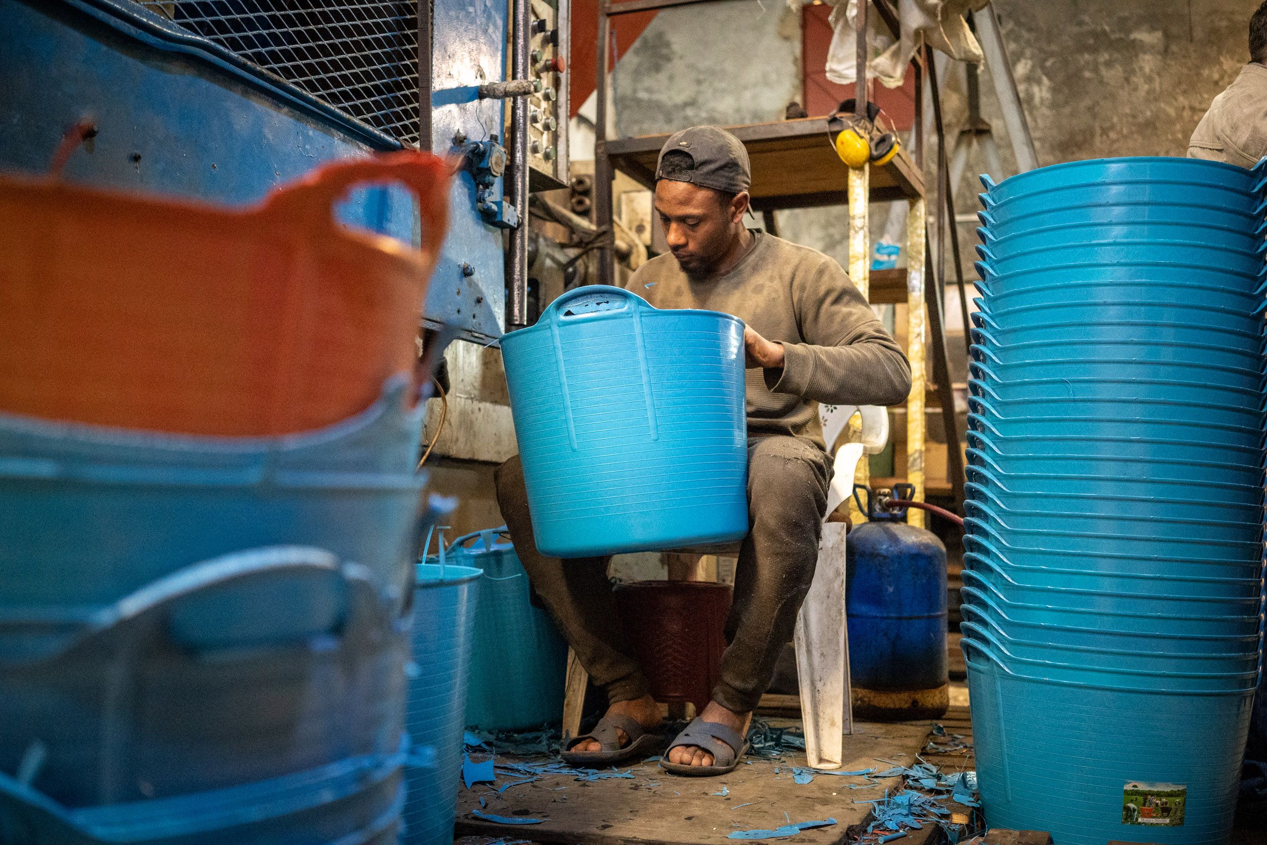 A Casablanca, un atelier d'injection plastique à partir de granulés recyclés