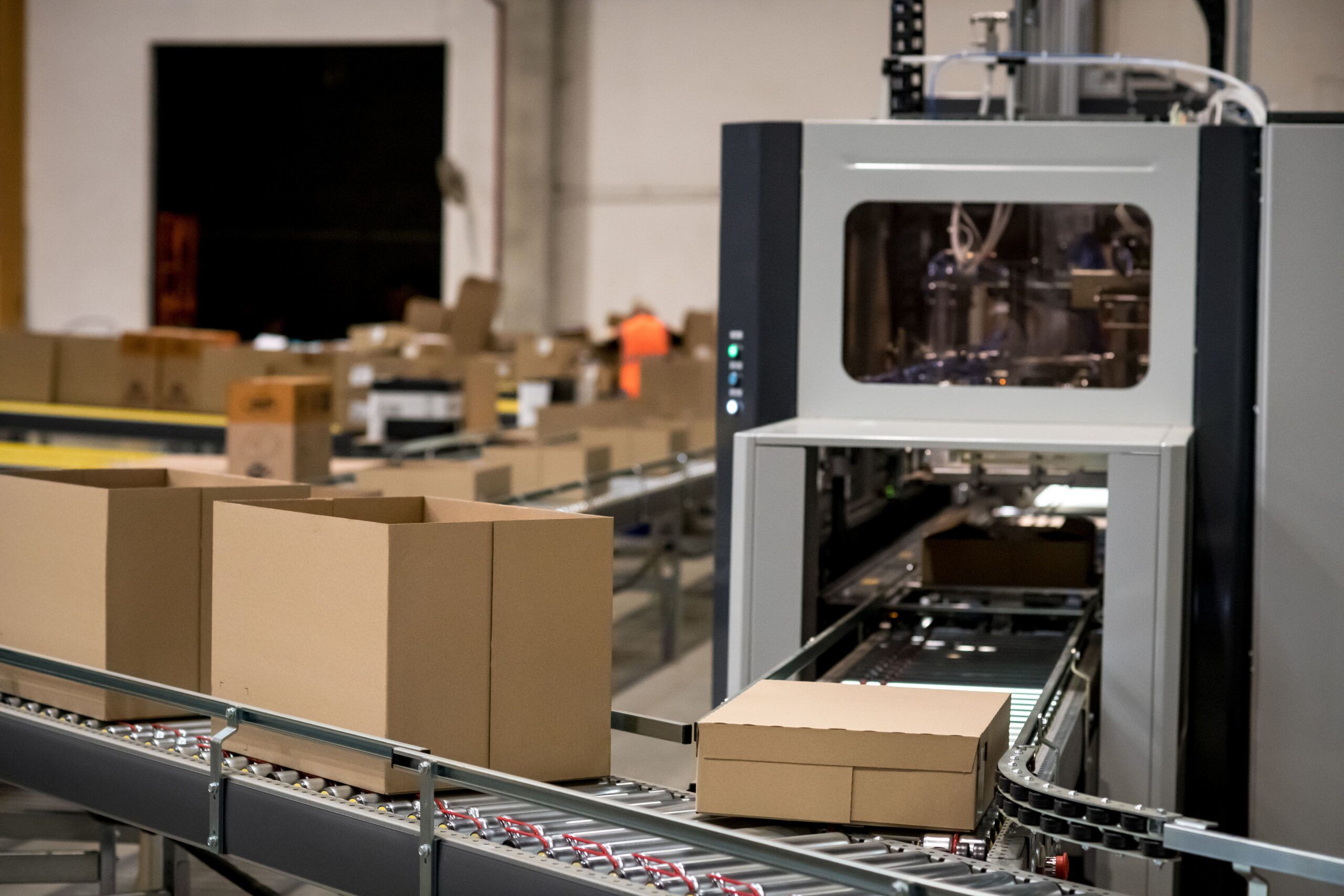 The automated packin system in the warehouse at France Sécurité in Nantes, France